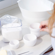 Yoghurt makers and ice cream makers
